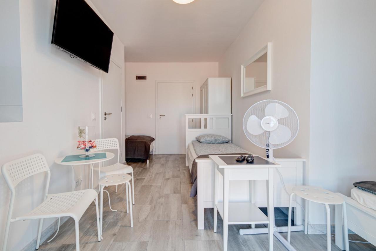 Pod Winogronem - Apartamenty Z Basenem I Wyzywieniem Pobierowo Luaran gambar
