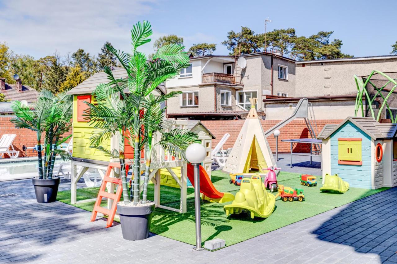 Pod Winogronem - Apartamenty Z Basenem I Wyzywieniem Pobierowo Luaran gambar
