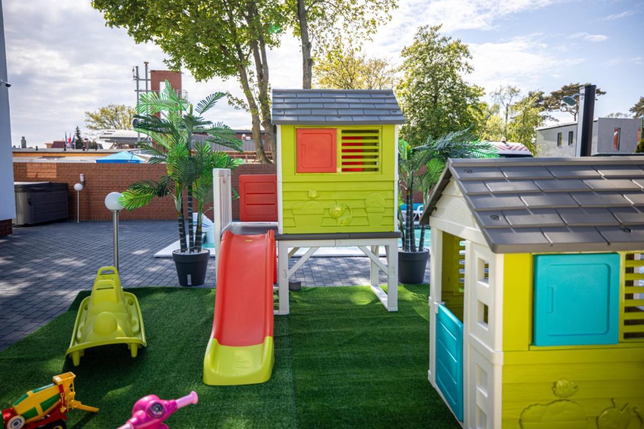 Pod Winogronem - Apartamenty Z Basenem I Wyzywieniem Pobierowo Luaran gambar